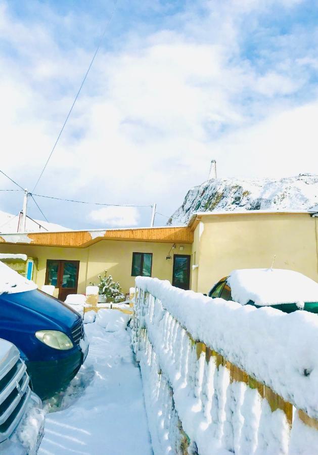 Guesthouse And Cottage Nicolo Kazbegi Extérieur photo