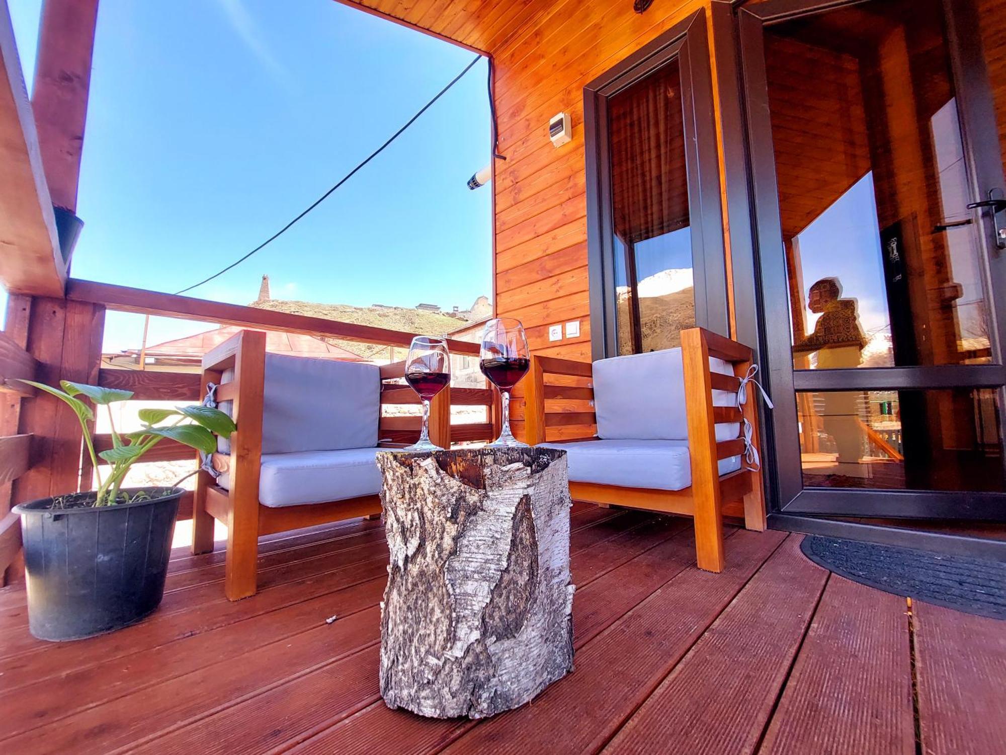Guesthouse And Cottage Nicolo Kazbegi Chambre photo